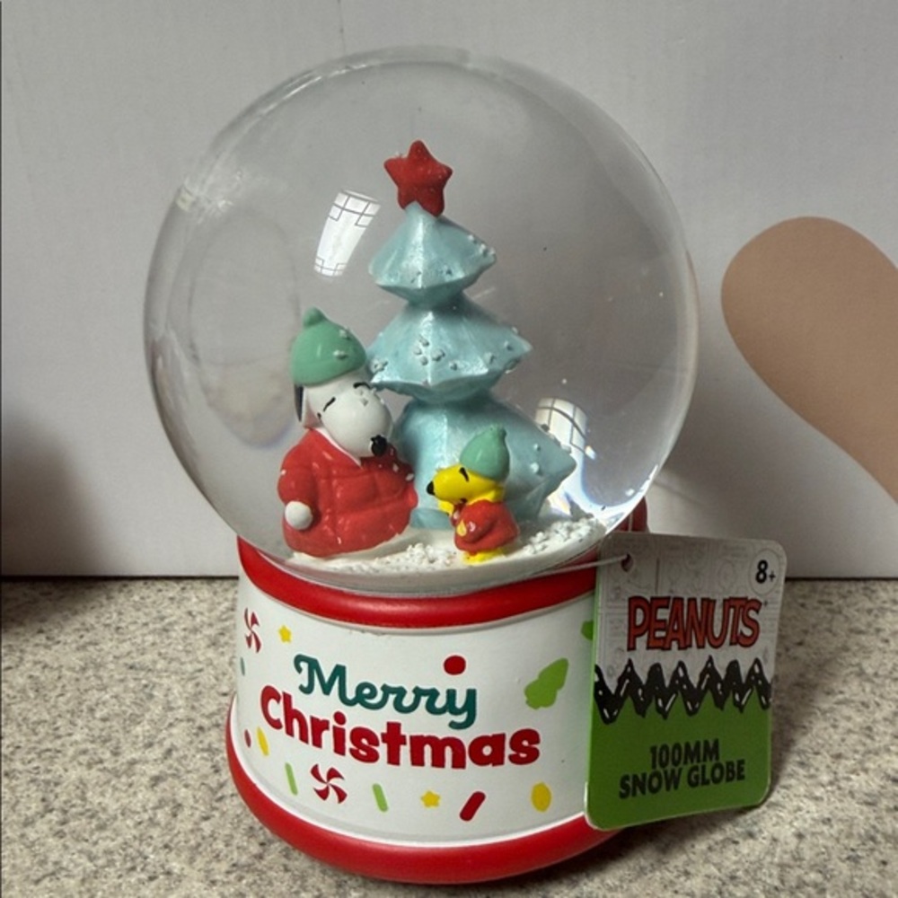 Peanuts Snoopy & Woodstock "Merry Christmas"  Snow Globe